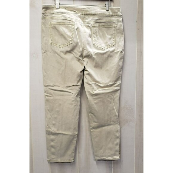 Chico's Pull On Jegging Ankle Pants With Button Detail Size 14R 2.5R Beige STAIN - Picture 5 of 9
